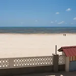 Oceanfront Oasis 2-Bedroom Master Suites In Uroa, Zanzibar