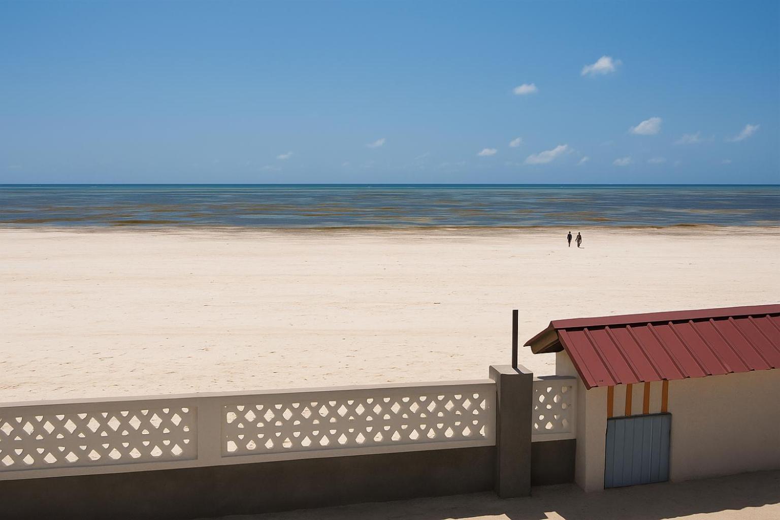 Oceanfront Oasis 2-bedroom Master In Uroa, Zanzibar Uroa